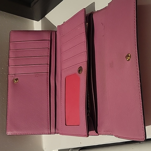 28.AUTHENTIC MCM WALLET - Picture 7 of 12